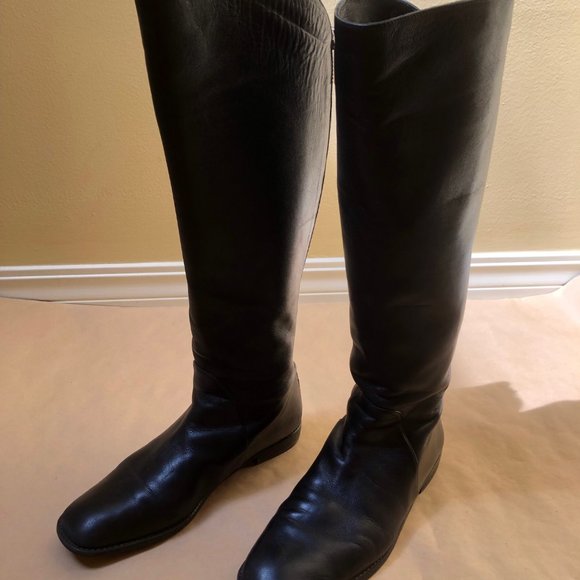Stuart Weitzman Shoes - Stuart Weitzman Leather Riding Boot (Sz 8)